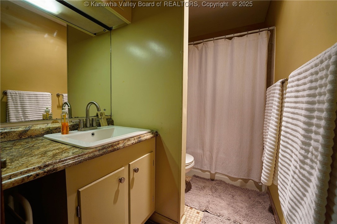 Charleston, West Virginia 25302, United States, 3 Bedrooms Bedrooms, ,2 BathroomsBathrooms,Residential,Active,257537