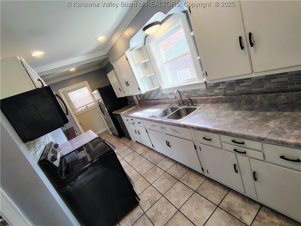 South Charleston, West Virginia 25301, United States, 3 Bedrooms Bedrooms, ,2 BathroomsBathrooms,Residential,Active,228876