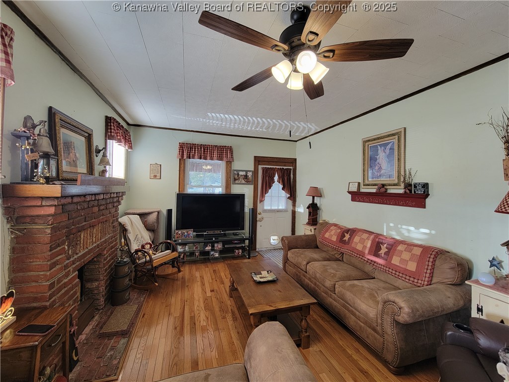 East Bank, West Virginia 25015, United States, 3 Bedrooms Bedrooms, ,2 BathroomsBathrooms,Residential,Pending,92304