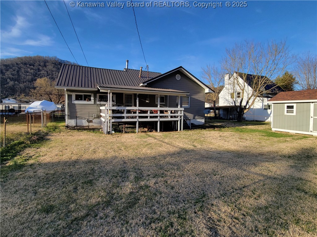 East Bank, West Virginia 25015, United States, 3 Bedrooms Bedrooms, ,2 BathroomsBathrooms,Residential,Pending,92304