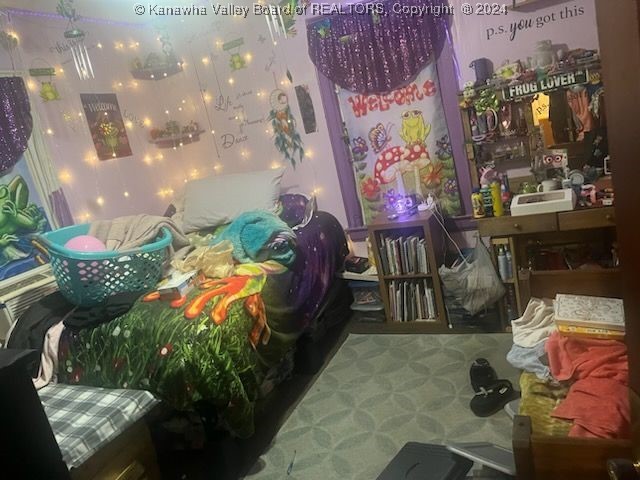 Dunbar, West Virginia 25064, United States, ,Residential,Pending,32981