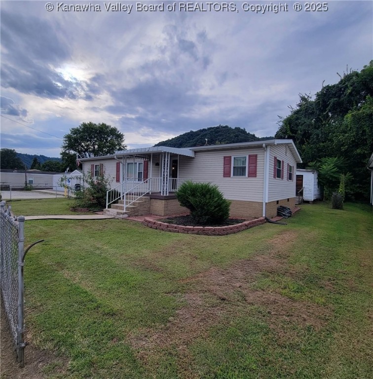Hansford, West Virginia 25103, United States, 3 Bedrooms Bedrooms, ,2 BathroomsBathrooms,Residential,Active,201900
