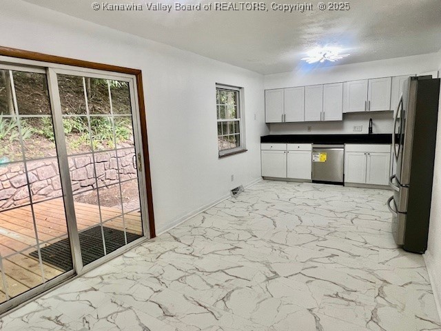 Charleston, West Virginia 25314, United States, 3 Bedrooms Bedrooms, ,3 BathroomsBathrooms,Residential,Active,150851