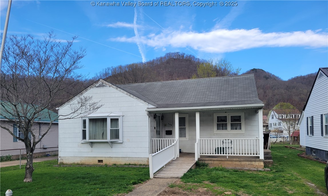 Belle, West Virginia 25015, United States, 3 Bedrooms Bedrooms, ,1 BathroomBathrooms,Residential,Active,97314