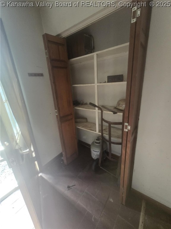 Charleston, West Virginia 25313, United States, 2 Bedrooms Bedrooms, ,1 BathroomBathrooms,Residential,Active,189592