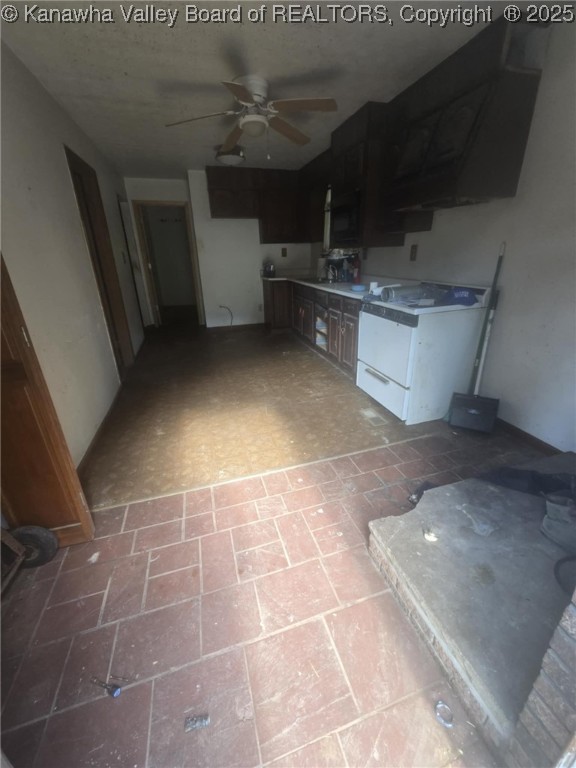 Charleston, West Virginia 25313, United States, 2 Bedrooms Bedrooms, ,1 BathroomBathrooms,Residential,Active,189592