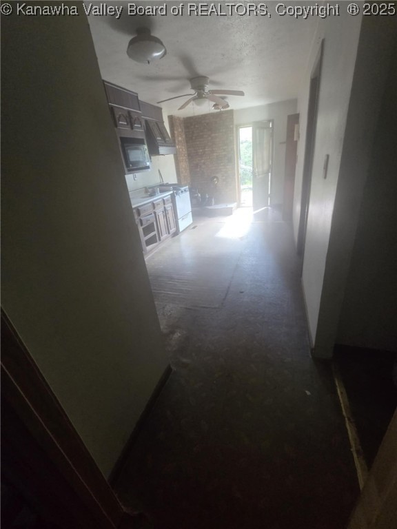 Charleston, West Virginia 25313, United States, 2 Bedrooms Bedrooms, ,1 BathroomBathrooms,Residential,Active,189592