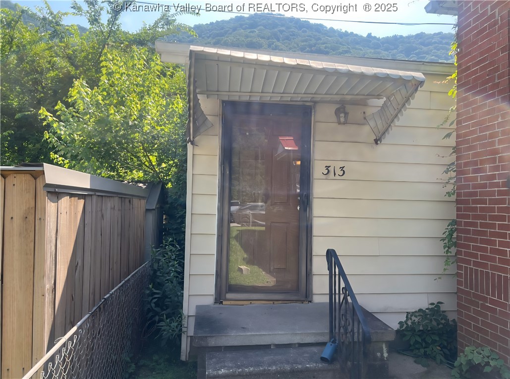 Smithers, West Virginia 25186, United States, 3 Bedrooms Bedrooms, ,1 BathroomBathrooms,Residential,Active,103660