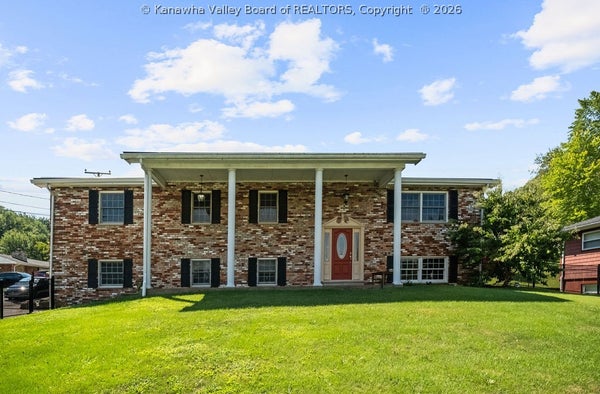 1815 PINEWOOD DR, SISSONVILLE, WV 25320 - Image 6620a7845b5fefc8c1124b8341237e03/828343174