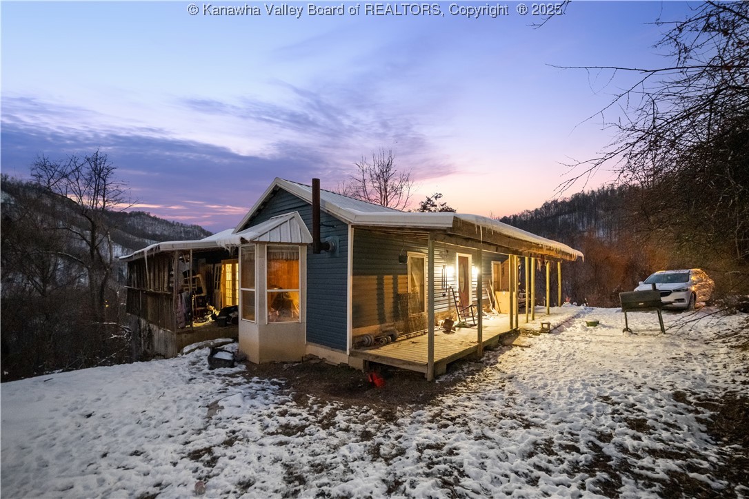 Racine, West Virginia 25165, United States, 2 Bedrooms Bedrooms, ,1 BathroomBathrooms,Residential,Active,14324