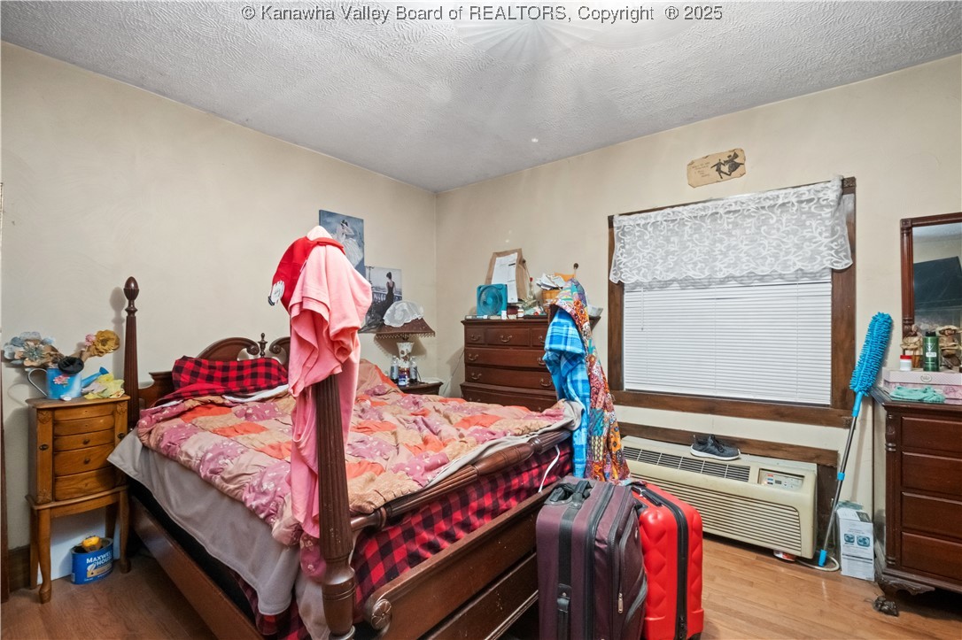 Racine, West Virginia 25165, United States, 2 Bedrooms Bedrooms, ,1 BathroomBathrooms,Residential,Active,14324