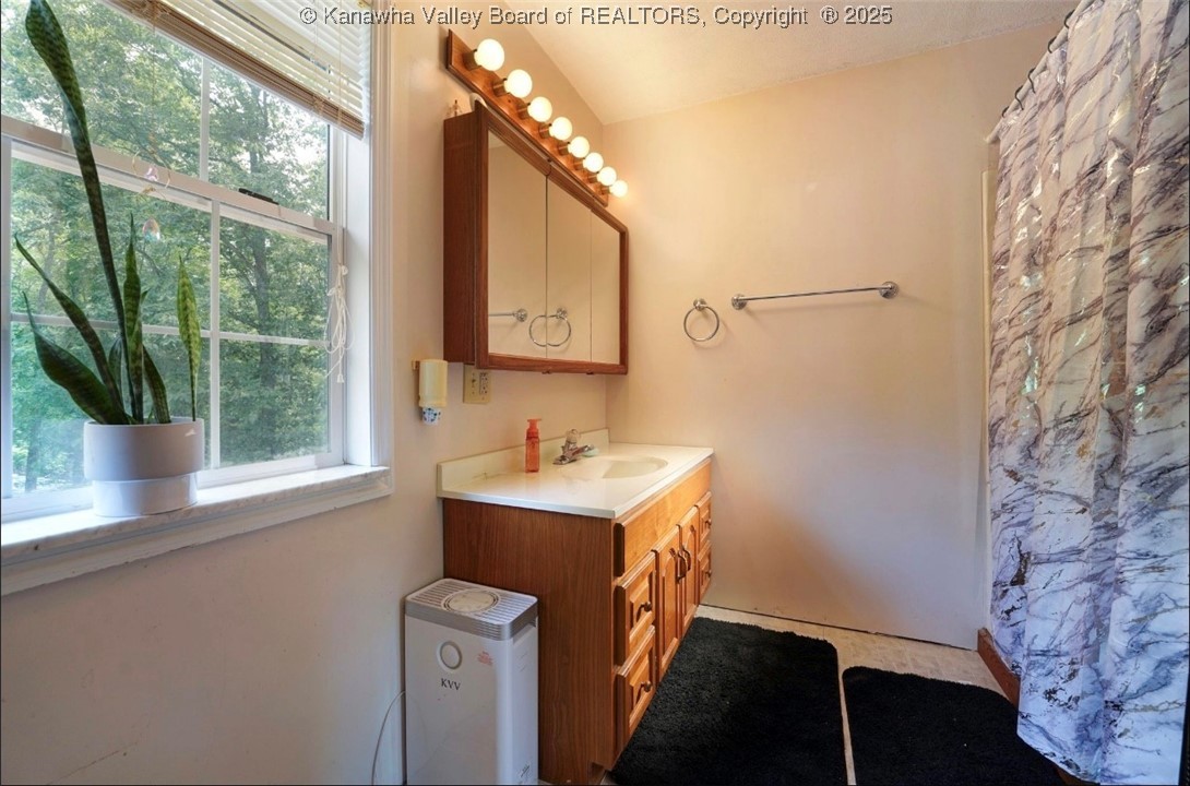 Elkview, West Virginia 25071, United States, 3 Bedrooms Bedrooms, ,2 BathroomsBathrooms,Residential,Active,150798