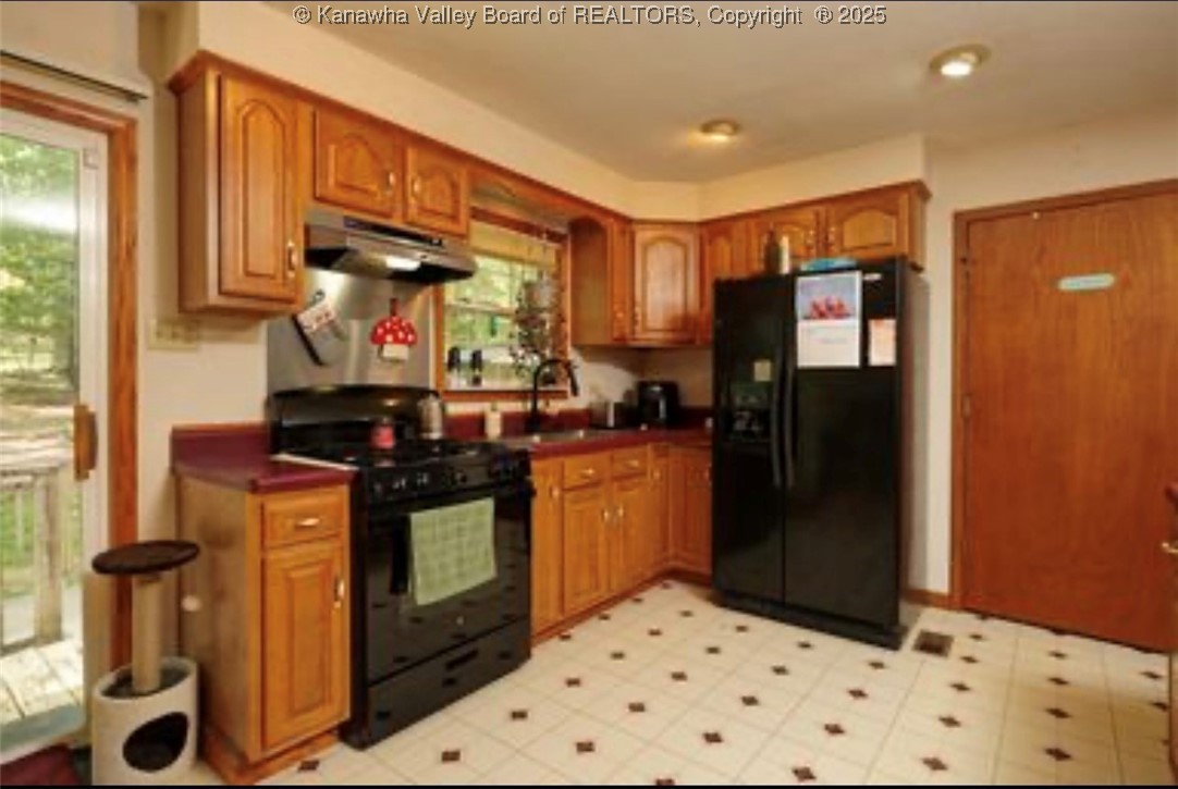 Elkview, West Virginia 25071, United States, 3 Bedrooms Bedrooms, ,2 BathroomsBathrooms,Residential,Active,150798