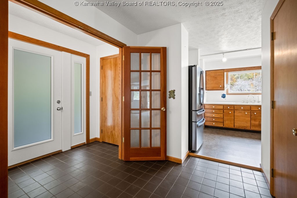 Culloden, West Virginia, 25510, United States, 3 Bedrooms Bedrooms, ,4 BathroomsBathrooms,Residential,Active,1972176