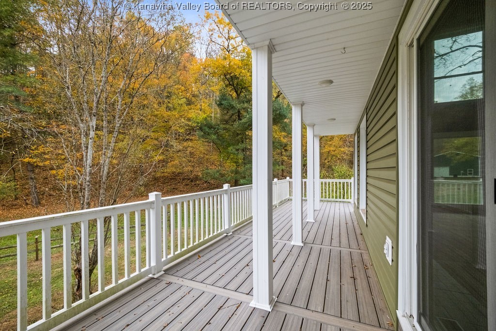 Culloden, West Virginia, 25510, United States, 3 Bedrooms Bedrooms, ,4 BathroomsBathrooms,Residential,Active,1972176