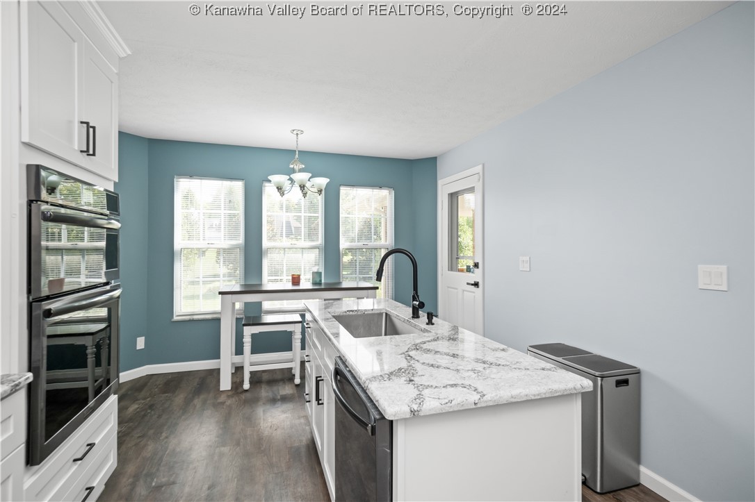 Hurricane, West Virginia 25526, United States, 3 Bedrooms Bedrooms, ,3 BathroomsBathrooms,Residential,Pending,43030