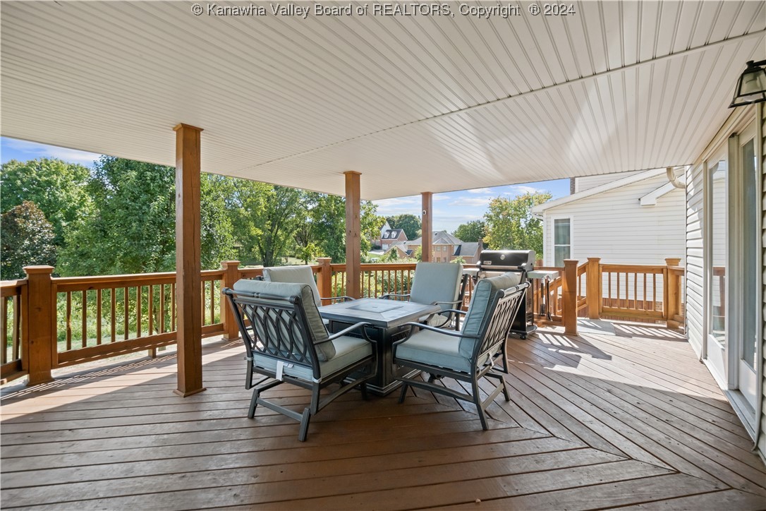 Hurricane, West Virginia 25526, United States, 3 Bedrooms Bedrooms, ,3 BathroomsBathrooms,Residential,Pending,43030