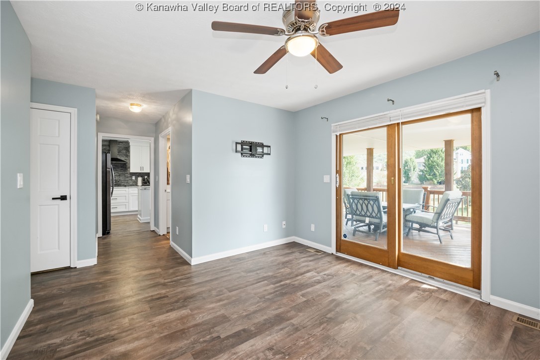 Hurricane, West Virginia 25526, United States, 3 Bedrooms Bedrooms, ,3 BathroomsBathrooms,Residential,Pending,43030