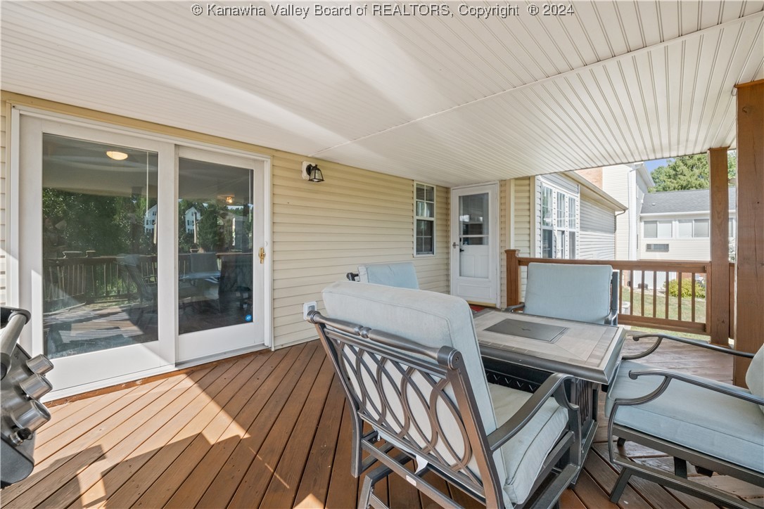 Hurricane, West Virginia 25526, United States, 3 Bedrooms Bedrooms, ,3 BathroomsBathrooms,Residential,Pending,43030