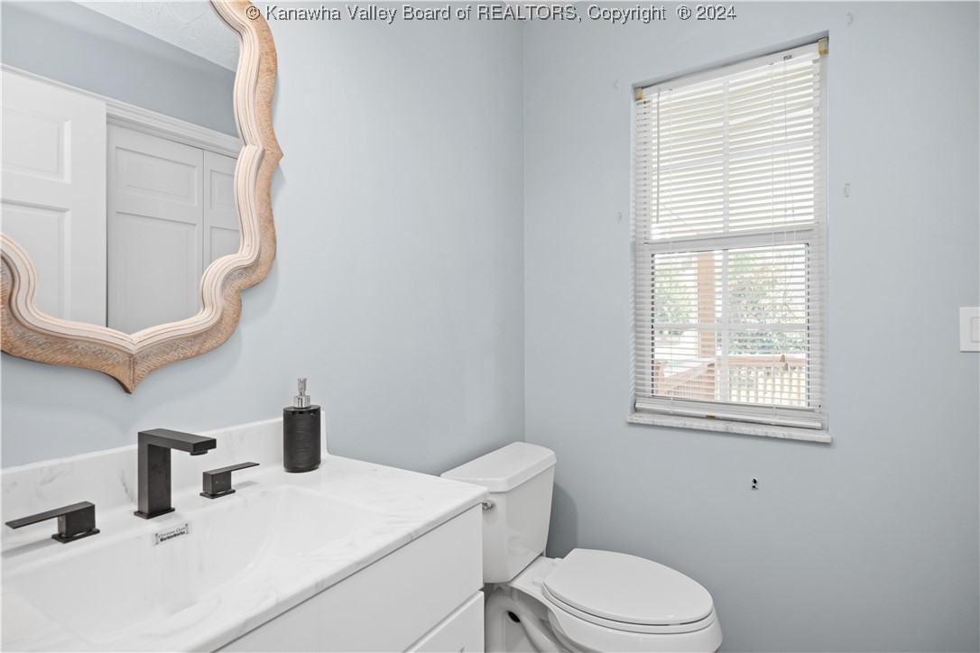 Hurricane, West Virginia 25526, United States, 3 Bedrooms Bedrooms, ,3 BathroomsBathrooms,Residential,Pending,43030