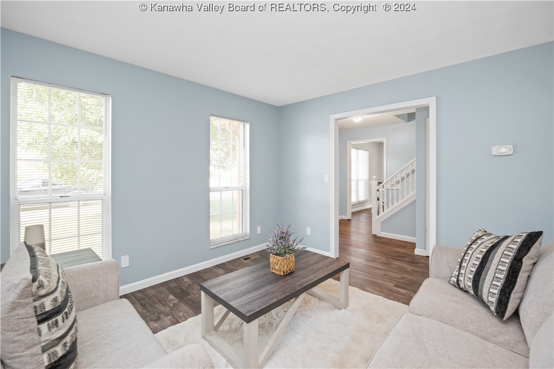 Hurricane, West Virginia 25526, United States, 3 Bedrooms Bedrooms, ,3 BathroomsBathrooms,Residential,Pending,43030