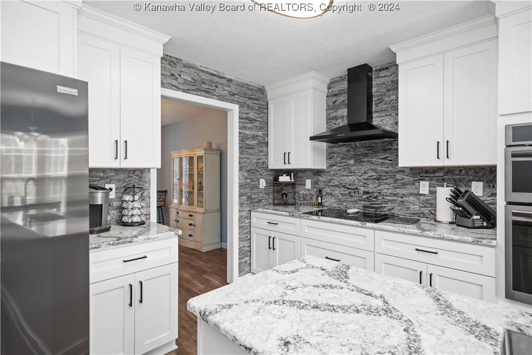 Hurricane, West Virginia 25526, United States, 3 Bedrooms Bedrooms, ,3 BathroomsBathrooms,Residential,Pending,43030