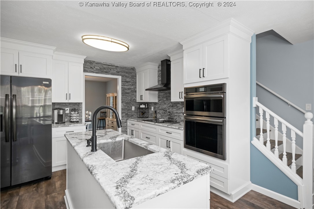 Hurricane, West Virginia 25526, United States, 3 Bedrooms Bedrooms, ,3 BathroomsBathrooms,Residential,Pending,43030