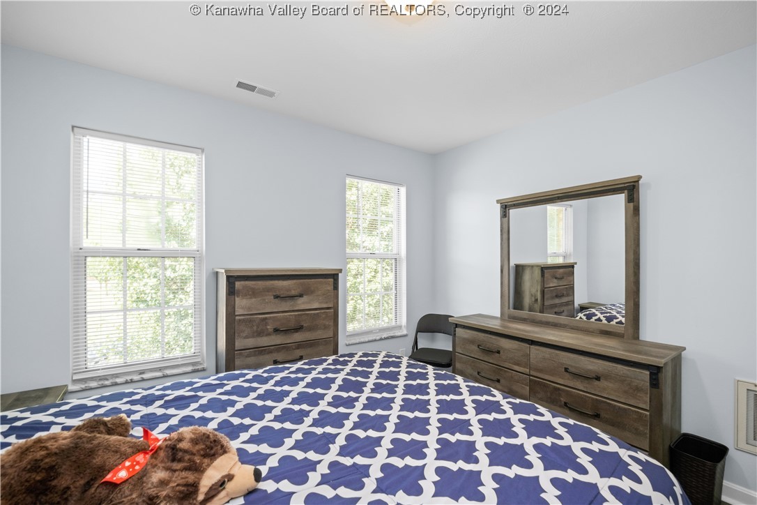 Hurricane, West Virginia 25526, United States, 3 Bedrooms Bedrooms, ,3 BathroomsBathrooms,Residential,Pending,43030