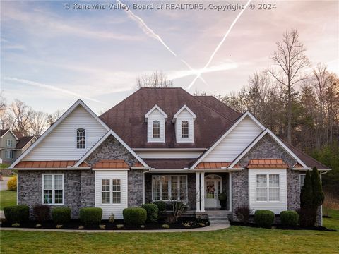 18 Hyde Park Road, Winfield, WV 25213 - #: 271199