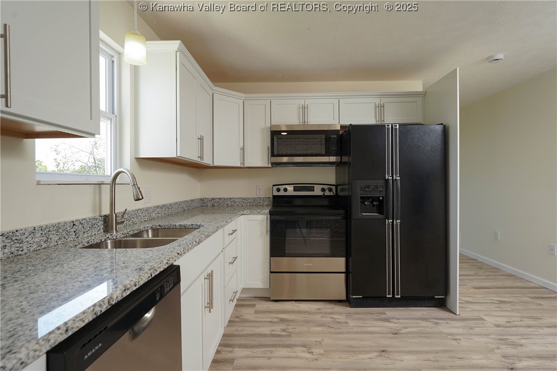 South Charleston, West Virginia 25309, United States, 4 Bedrooms Bedrooms, ,3 BathroomsBathrooms,Residential,Active,193858