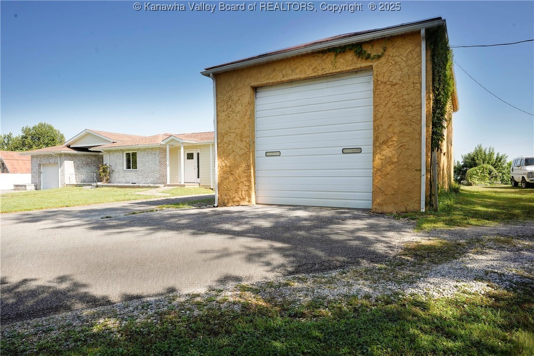 South Charleston, West Virginia 25309, United States, 4 Bedrooms Bedrooms, ,3 BathroomsBathrooms,Residential,Active,193858