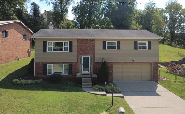 25 LYNN MARR DR, HUNTINGTON, WV 25705 - Image 8545969d7c0d3ecb4e401ca8d5ed211d/162306932