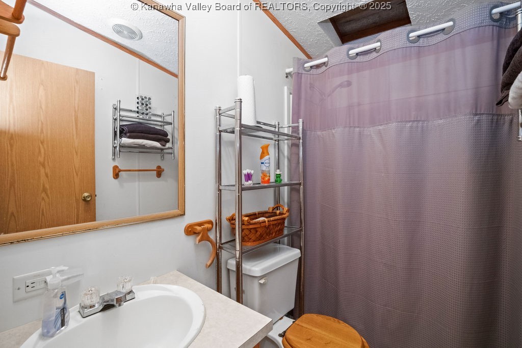 Bomont, West Virginia 25030, United States, 3 Bedrooms Bedrooms, ,2 BathroomsBathrooms,Residential,Active,149660