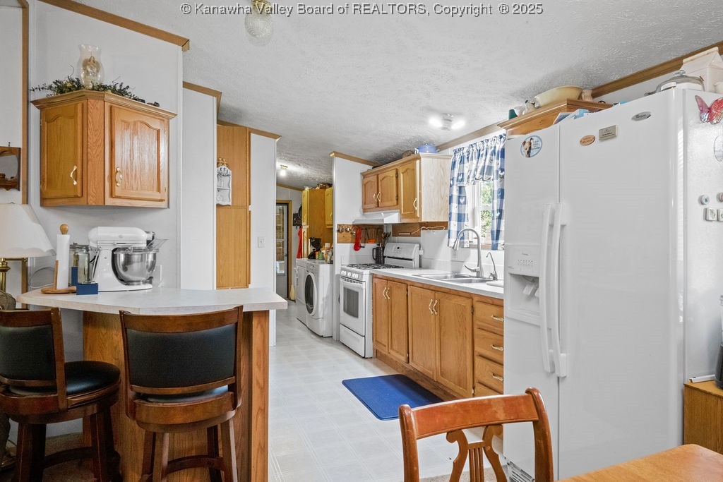 Bomont, West Virginia 25030, United States, 3 Bedrooms Bedrooms, ,2 BathroomsBathrooms,Residential,Active,149660