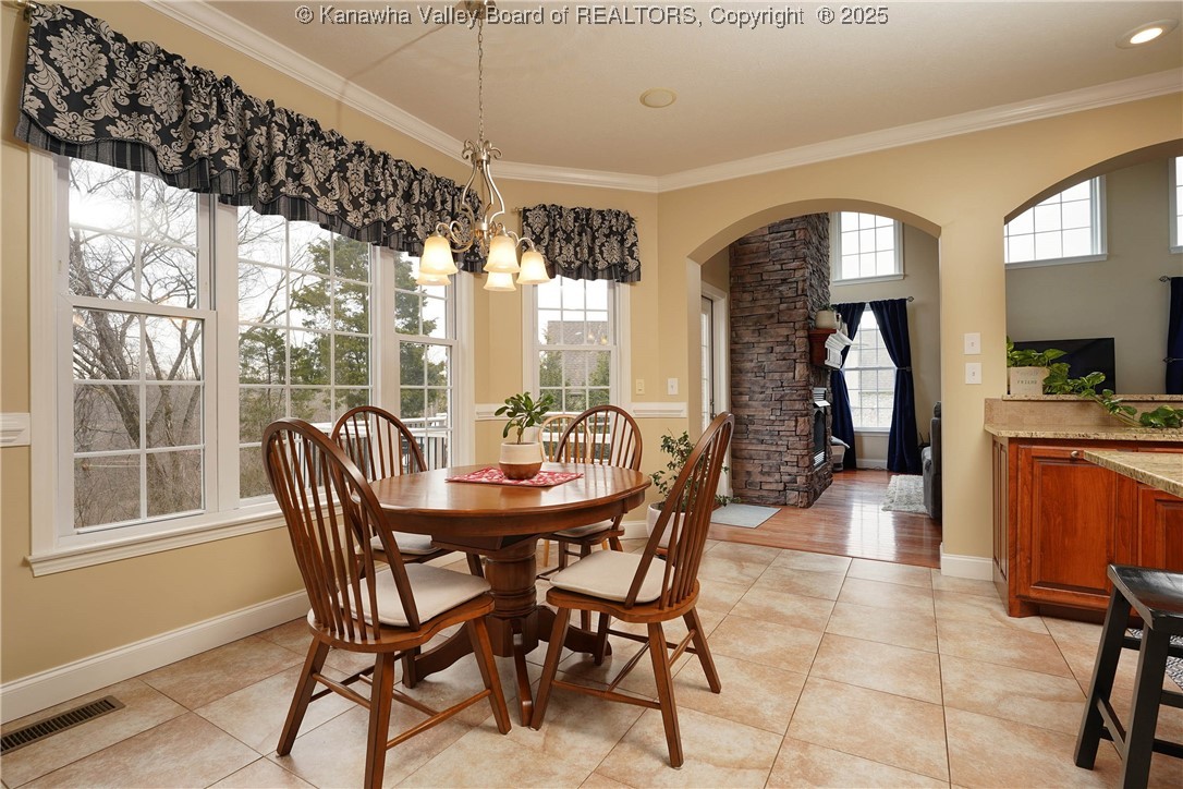 Winfield, West Virginia 25213, United States, 4 Bedrooms Bedrooms, ,5 BathroomsBathrooms,Residential,Pending,9744