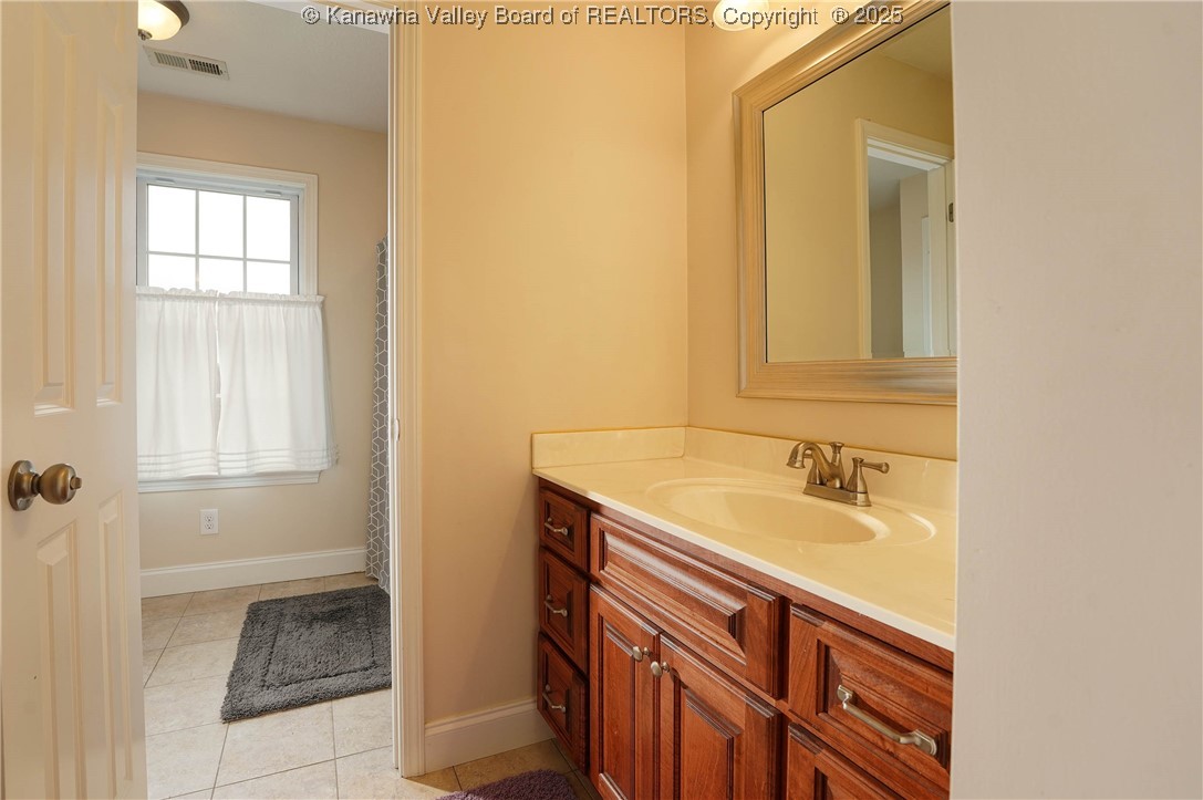 Winfield, West Virginia 25213, United States, 4 Bedrooms Bedrooms, ,5 BathroomsBathrooms,Residential,Pending,9744