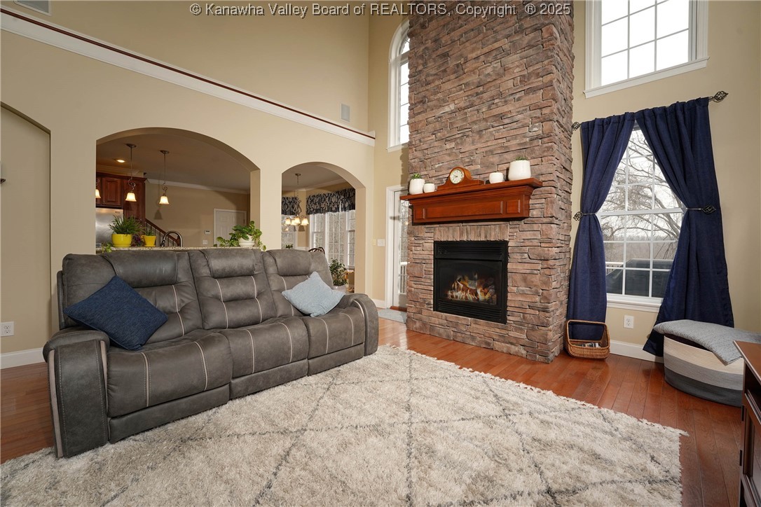 Winfield, West Virginia 25213, United States, 4 Bedrooms Bedrooms, ,5 BathroomsBathrooms,Residential,Pending,9744