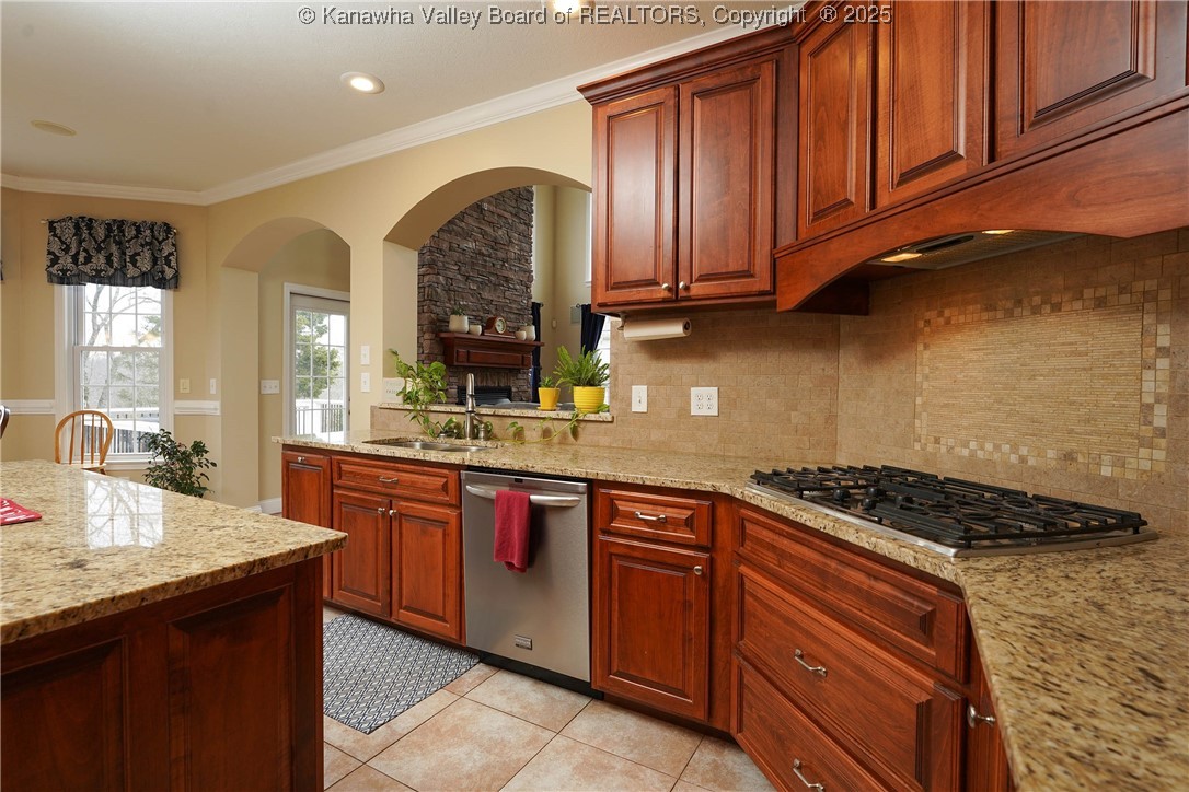 Winfield, West Virginia 25213, United States, 4 Bedrooms Bedrooms, ,5 BathroomsBathrooms,Residential,Pending,9744