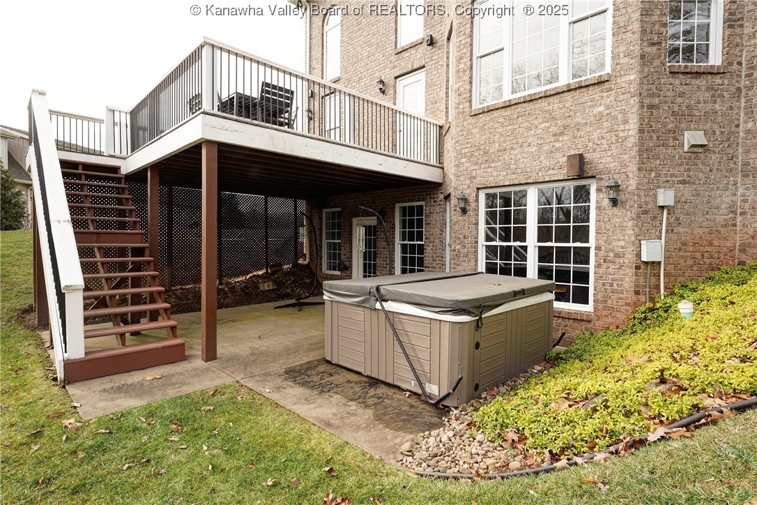 Winfield, West Virginia 25213, United States, 4 Bedrooms Bedrooms, ,5 BathroomsBathrooms,Residential,Pending,9744