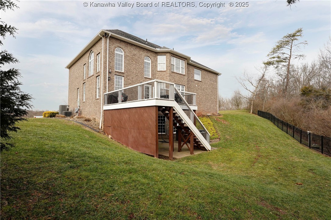 Winfield, West Virginia 25213, United States, 4 Bedrooms Bedrooms, ,5 BathroomsBathrooms,Residential,Pending,9744