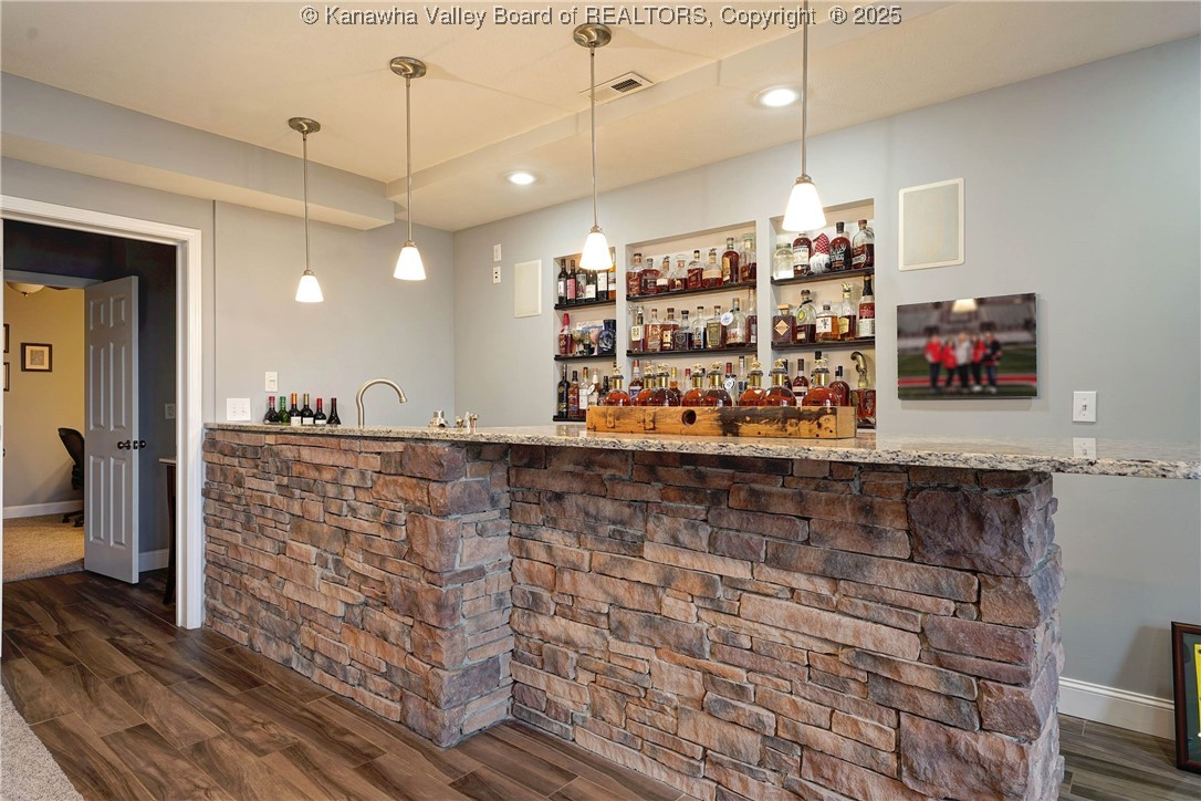 Winfield, West Virginia 25213, United States, 4 Bedrooms Bedrooms, ,5 BathroomsBathrooms,Residential,Pending,9744