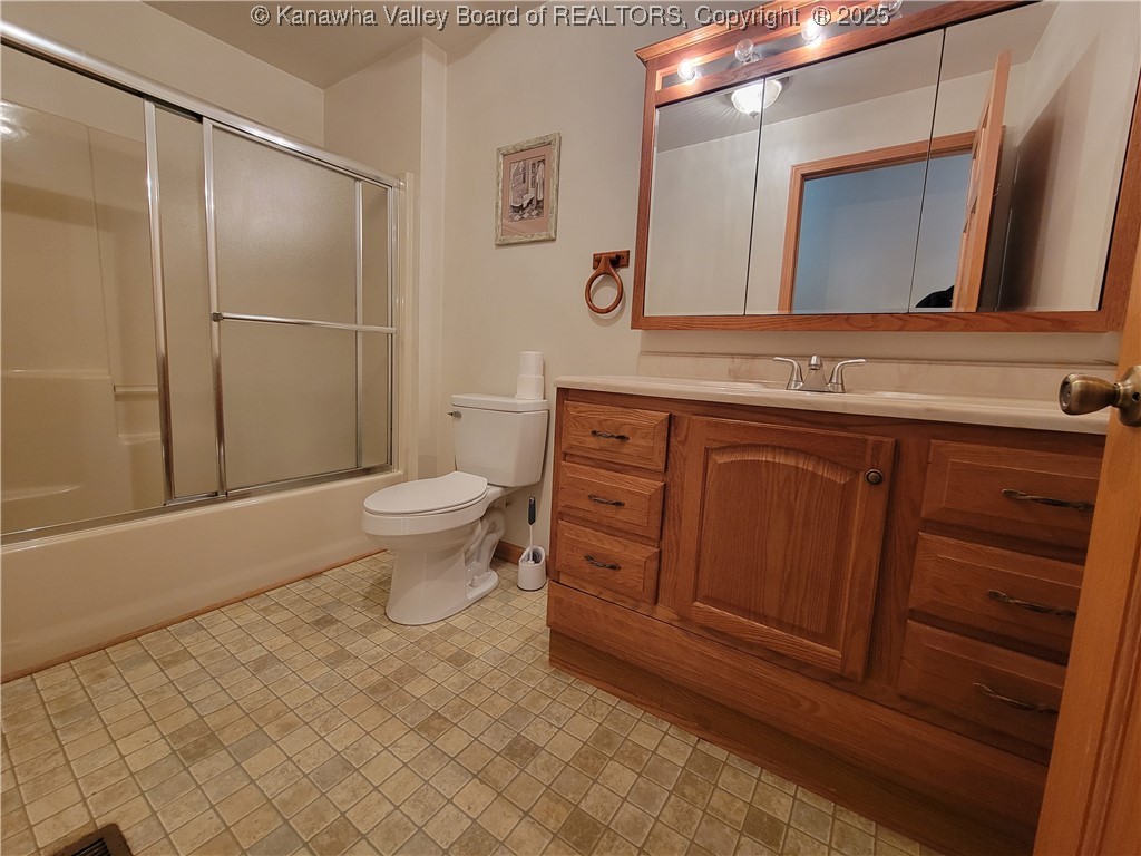 Marmet, West Virginia 25315, United States, 2 Bedrooms Bedrooms, ,1 BathroomBathrooms,Residential,Active,252791