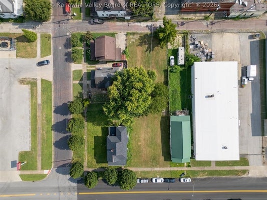 2045 8TH AVE, HUNTINGTON, WV 25703 - Image a44b5e8d9eec5faaff97e98ce499c064/3994658397