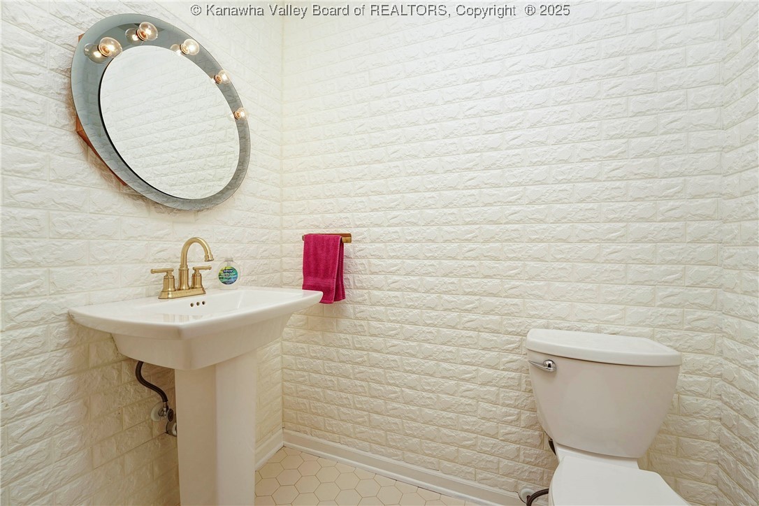 Charleston, West Virginia 25314, United States, 4 Bedrooms Bedrooms, ,3 BathroomsBathrooms,Residential,Active,153119