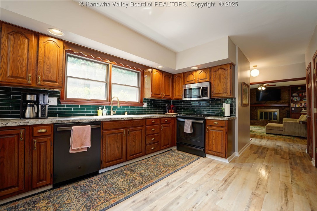 Charleston, West Virginia 25314, United States, 4 Bedrooms Bedrooms, ,3 BathroomsBathrooms,Residential,Active,153119