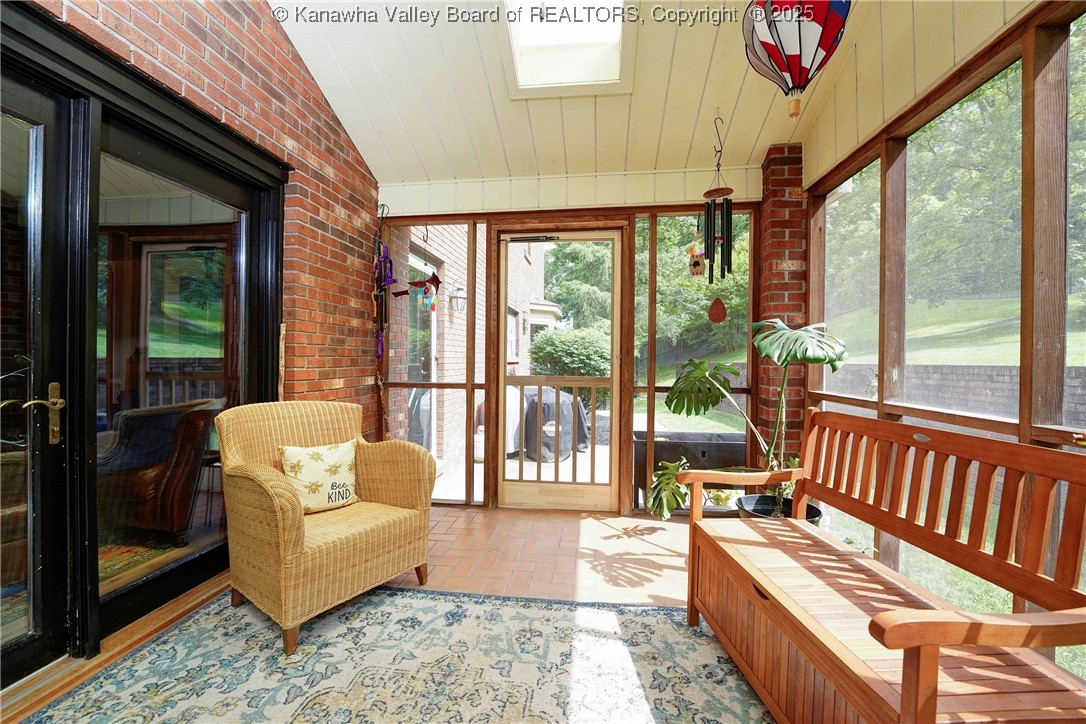 Charleston, West Virginia 25314, United States, 4 Bedrooms Bedrooms, ,3 BathroomsBathrooms,Residential,Active,153119