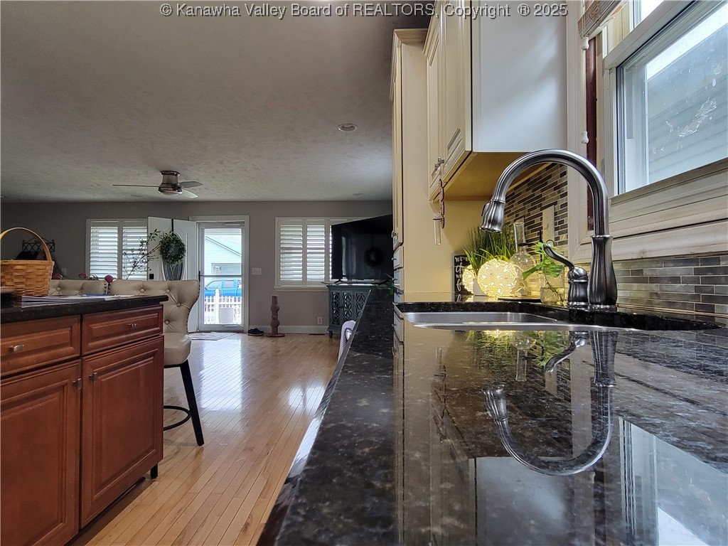 Belle, West Virginia 25015, United States, 4 Bedrooms Bedrooms, ,2 BathroomsBathrooms,Residential,Active,45524