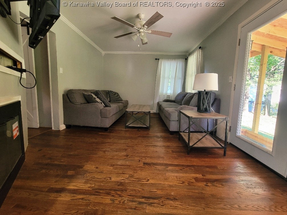 East Bank, West Virginia 25067, United States, 3 Bedrooms Bedrooms, ,2 BathroomsBathrooms,Residential,Pending,203011