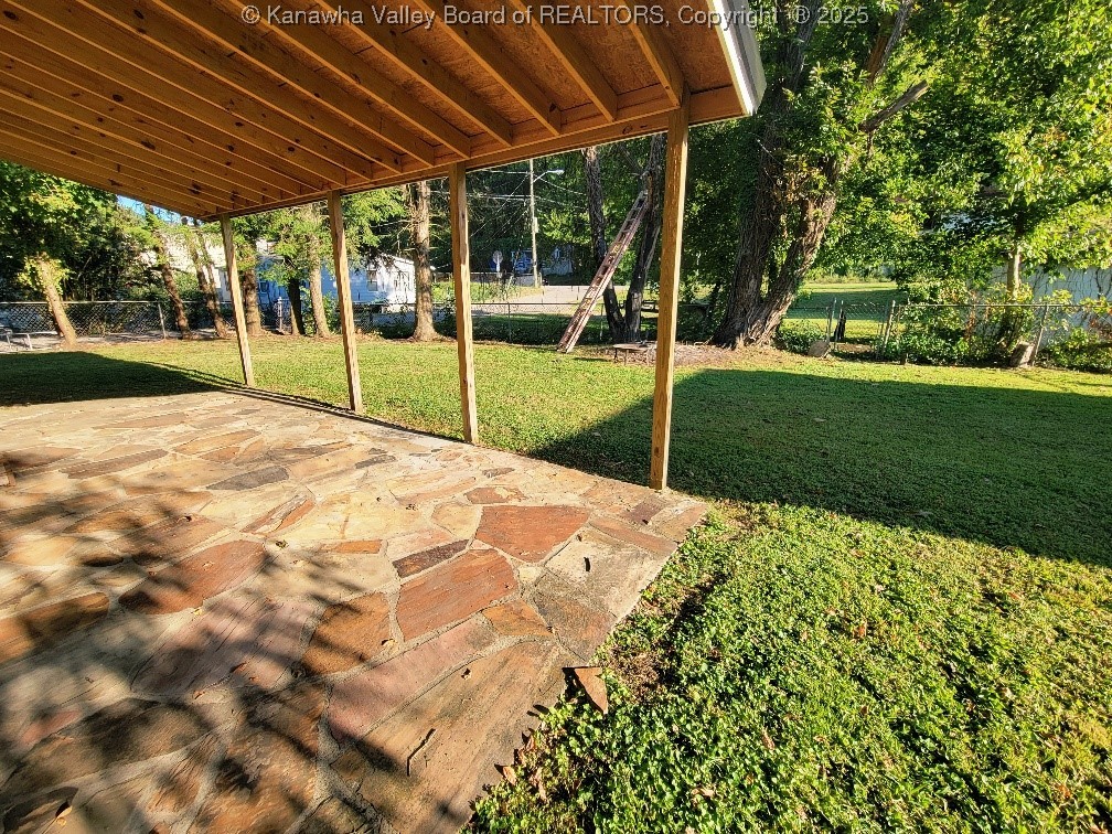 East Bank, West Virginia 25067, United States, 3 Bedrooms Bedrooms, ,2 BathroomsBathrooms,Residential,Pending,203011