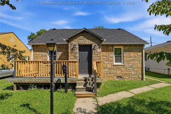 631 CHESTNUT ST, KENOVA, WV 25530 - Image d258b3bc01ac572040041ac2b26fbb0f/2893299715